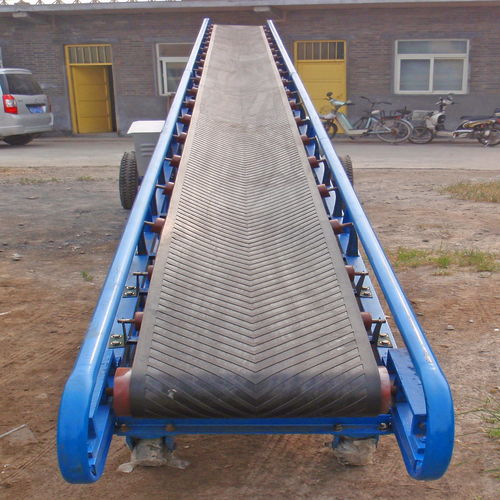 PVC輸送帶與移動(dòng)輸送機(jī)、轉(zhuǎn)彎皮帶輸送機(jī)詳解 高效物料輸送解決方案